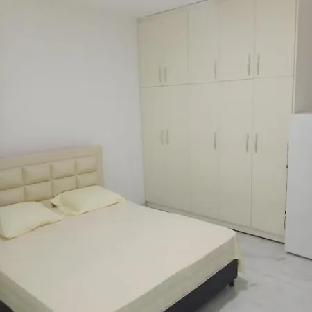 Gest * Sarandë